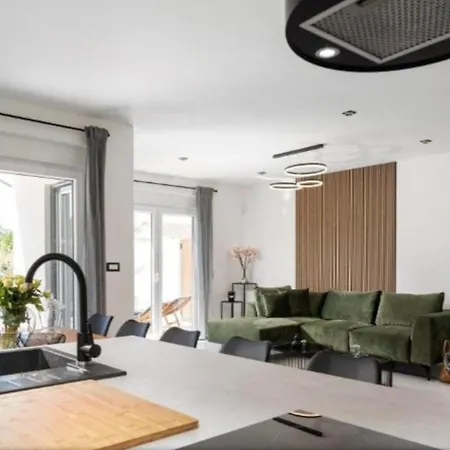 Luxury With A Swimming Pool Nova Vas, Porec - 24282 *